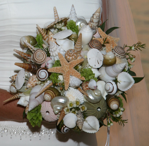 beach wedding bouquet and boutiners OneWed's Wedding Chat